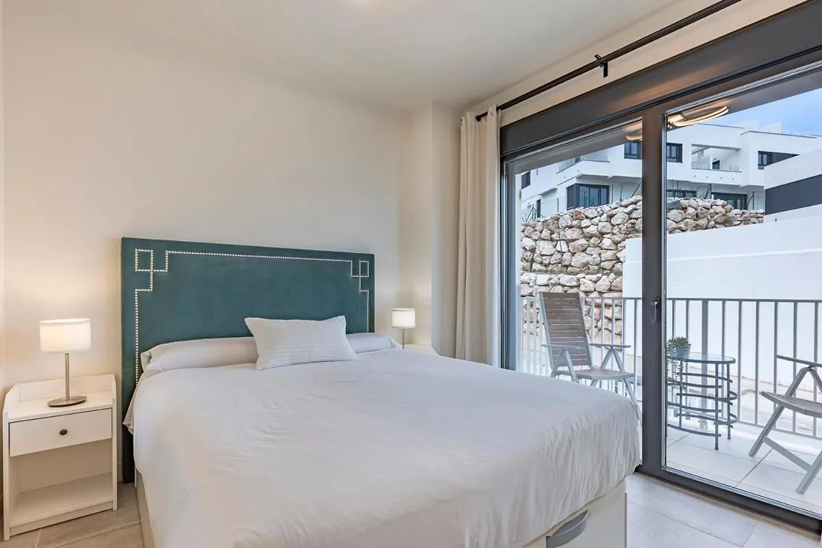 Апартаменты Modern Flat With 2 Bedrooms, Terrace, And Pool In Cala De Mijas Ла-Кала-де-Михас