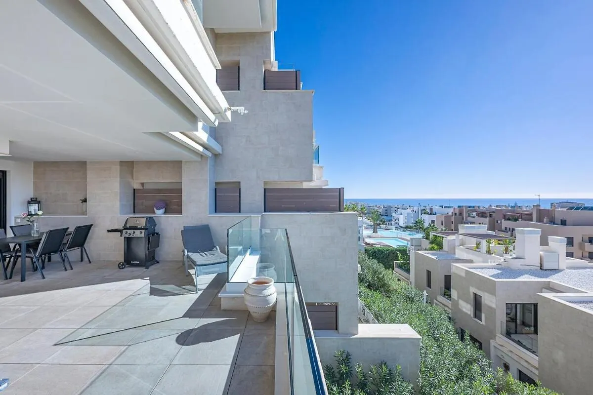 Modern Flat With 2 Bedrooms, Terrace, And Pool In Cala De Mijas Ла-Кала-де-Михас 0*,  Испания