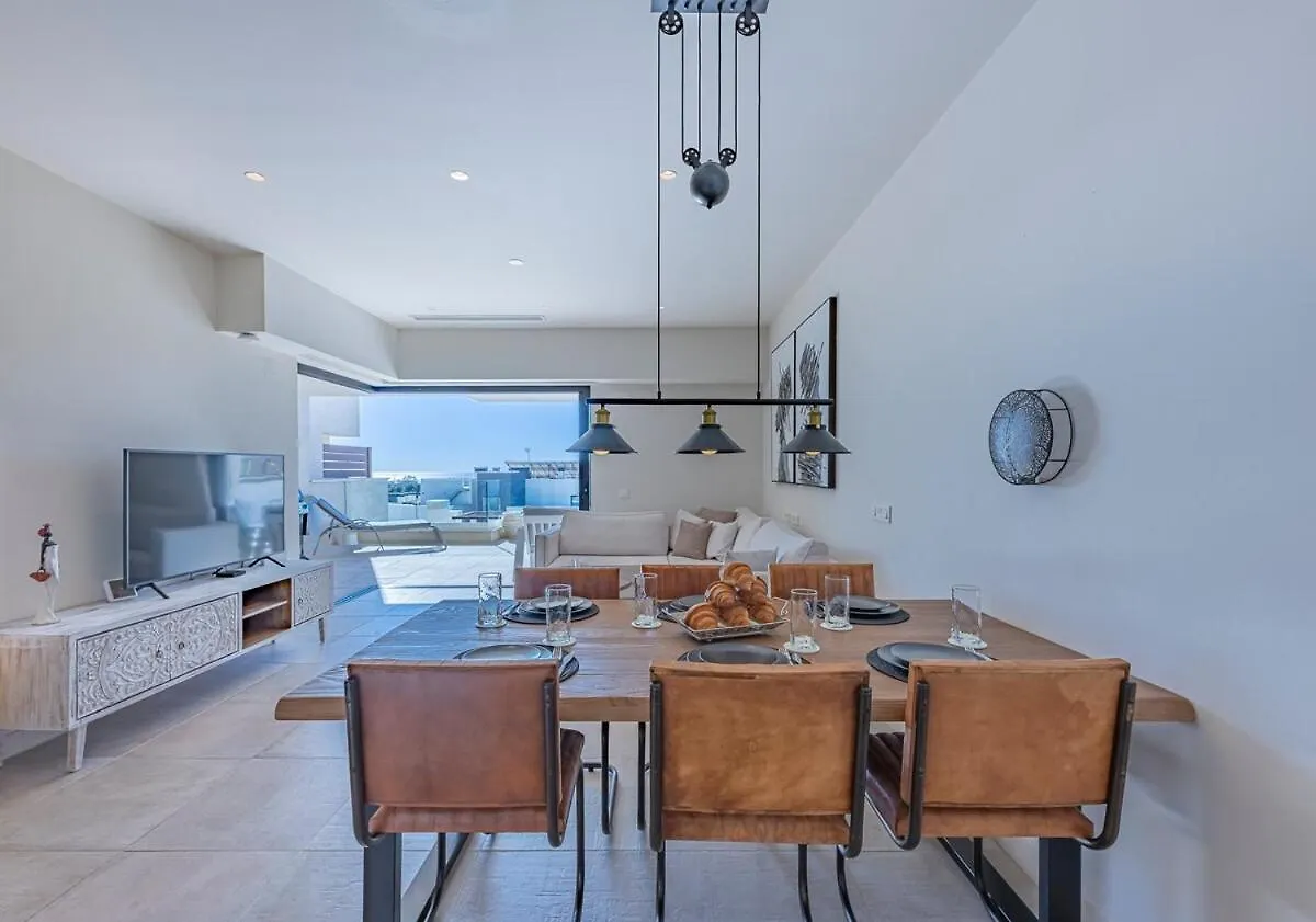 Modern Flat With 2 Bedrooms, Terrace, And Pool In Cala De Mijas Ла-Кала-де-Михас 0*,  Испания