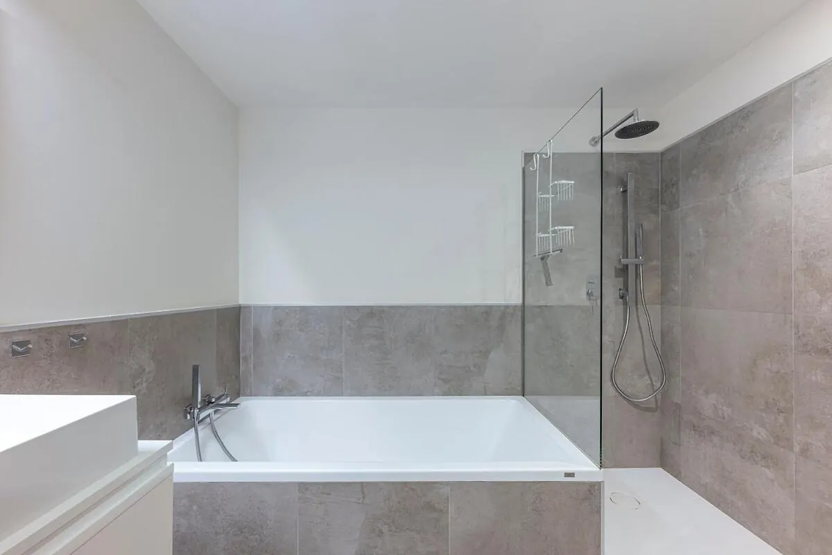 Апартаменты Modern Flat With 2 Bedrooms, Terrace, And Pool In Cala De Mijas Ла-Кала-де-Михас Испания