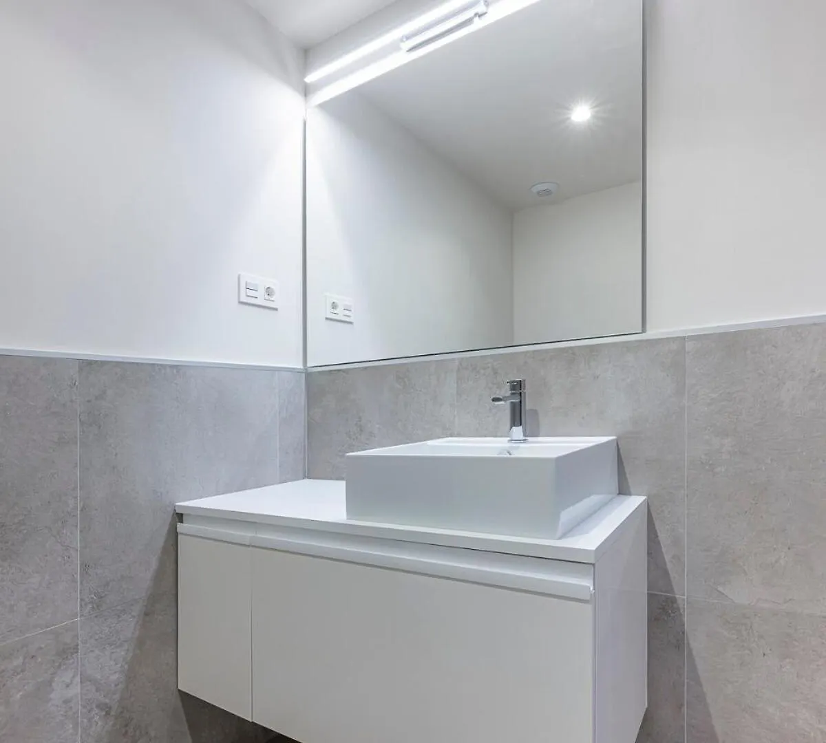 Апартаменты Modern Flat With 2 Bedrooms, Terrace, And Pool In Cala De Mijas Ла-Кала-де-Михас