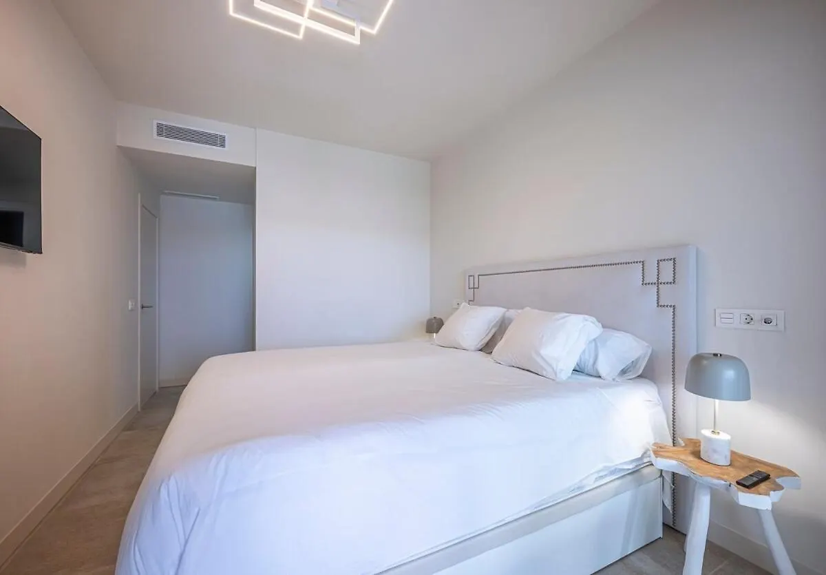 Апартаменты Modern Flat With 2 Bedrooms, Terrace, And Pool In Cala De Mijas Ла-Кала-де-Михас Испания