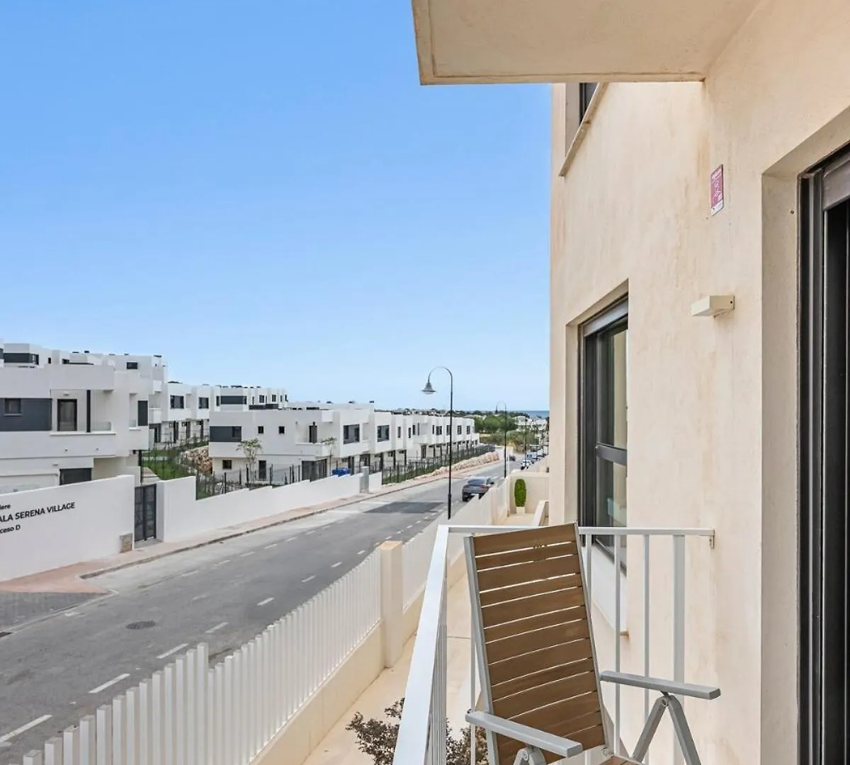 Апартаменты Modern Flat With 2 Bedrooms, Terrace, And Pool In Cala De Mijas Ла-Кала-де-Михас