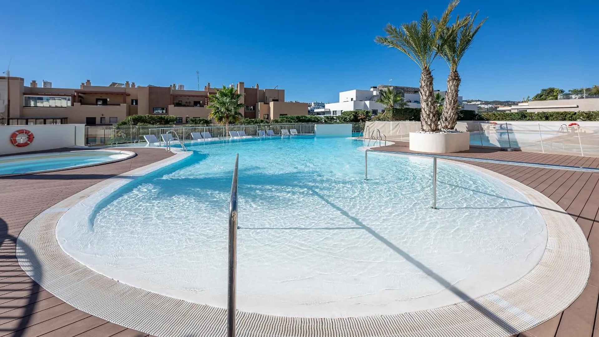 Апартаменты Modern Flat With 2 Bedrooms, Terrace, And Pool In Cala De Mijas Ла-Кала-де-Михас Испания