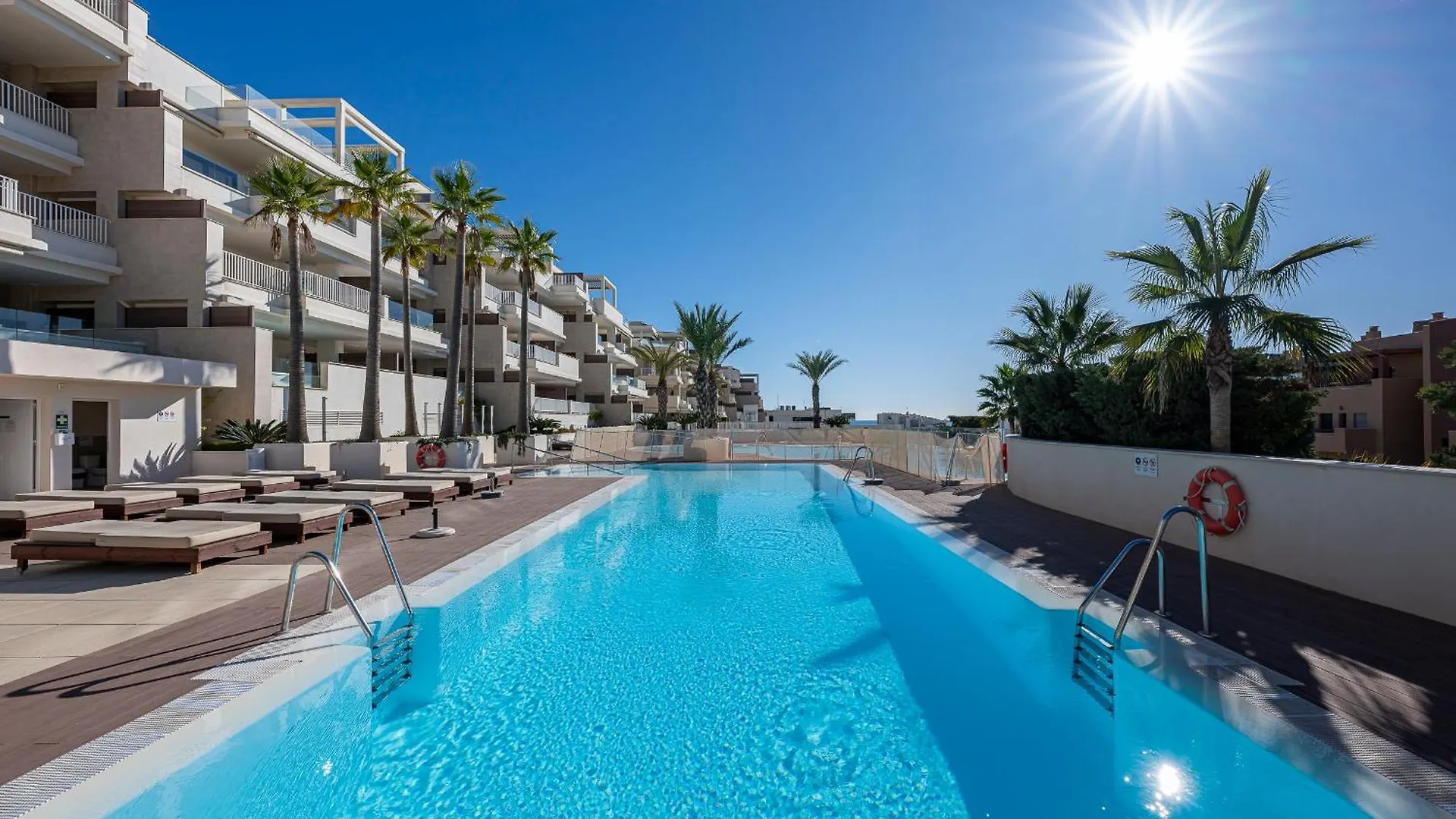 Modern Flat With 2 Bedrooms, Terrace, And Pool In Cala De Mijas Ла-Кала-де-Михас Апартаменты