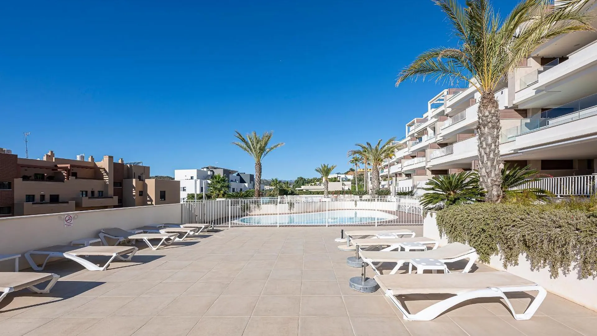 Modern Flat With 2 Bedrooms, Terrace, And Pool In Cala De Mijas Ла-Кала-де-Михас 0*,