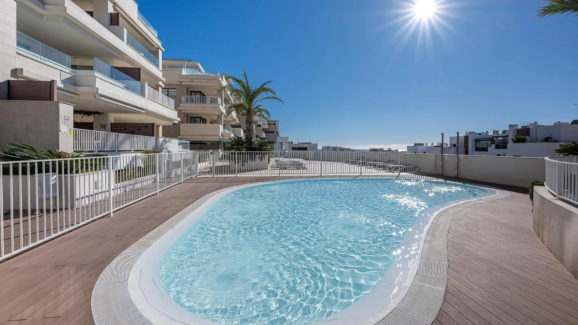 Modern Flat With 2 Bedrooms, Terrace, And Pool In Cala De Mijas Ла-Кала-де-Михас Апартаменты