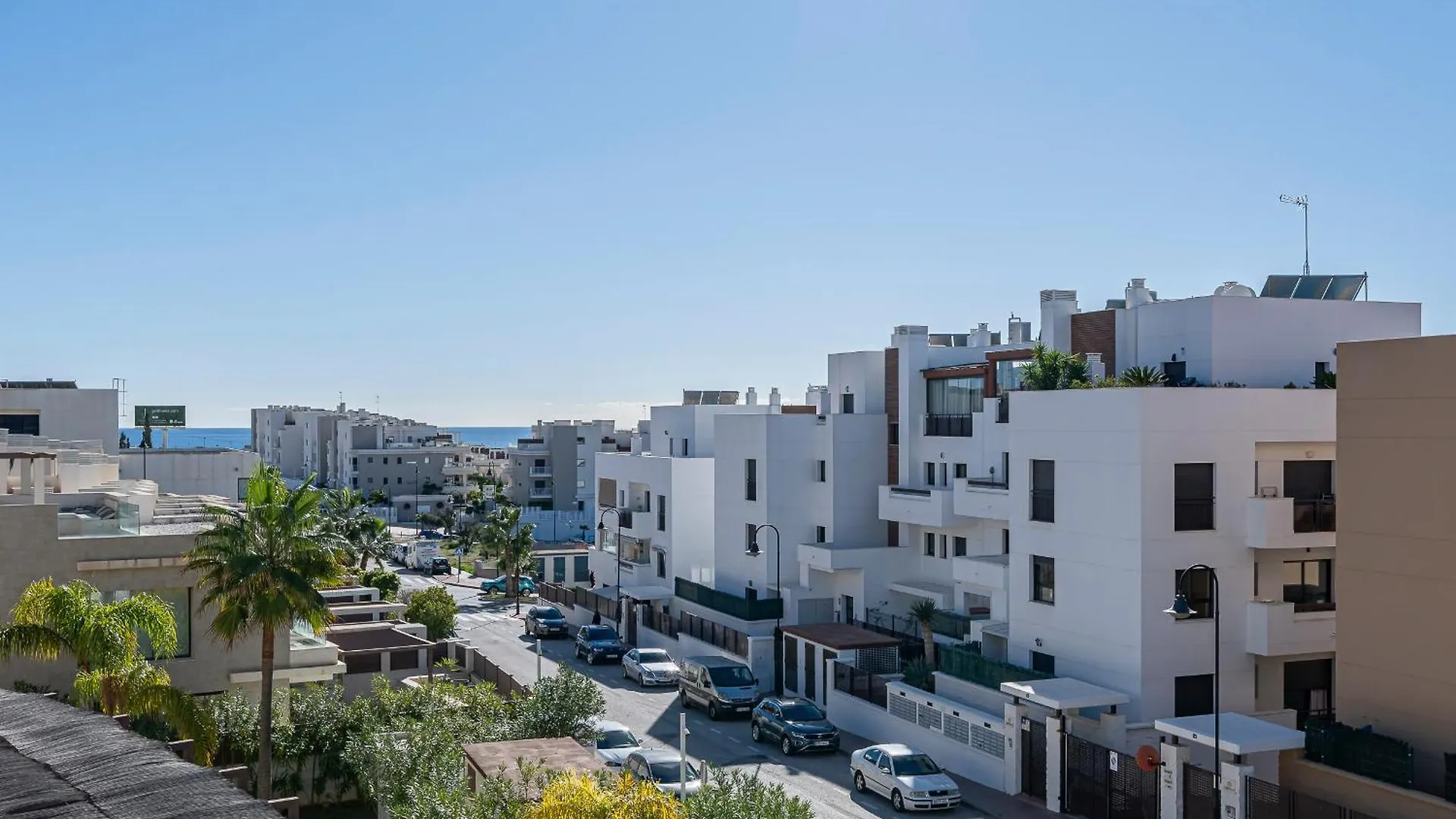 Modern Flat With 2 Bedrooms, Terrace, And Pool In Cala De Mijas Ла-Кала-де-Михас Апартаменты